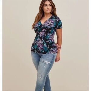Torrid Floral Stretchy Vneck Blouse Size 2